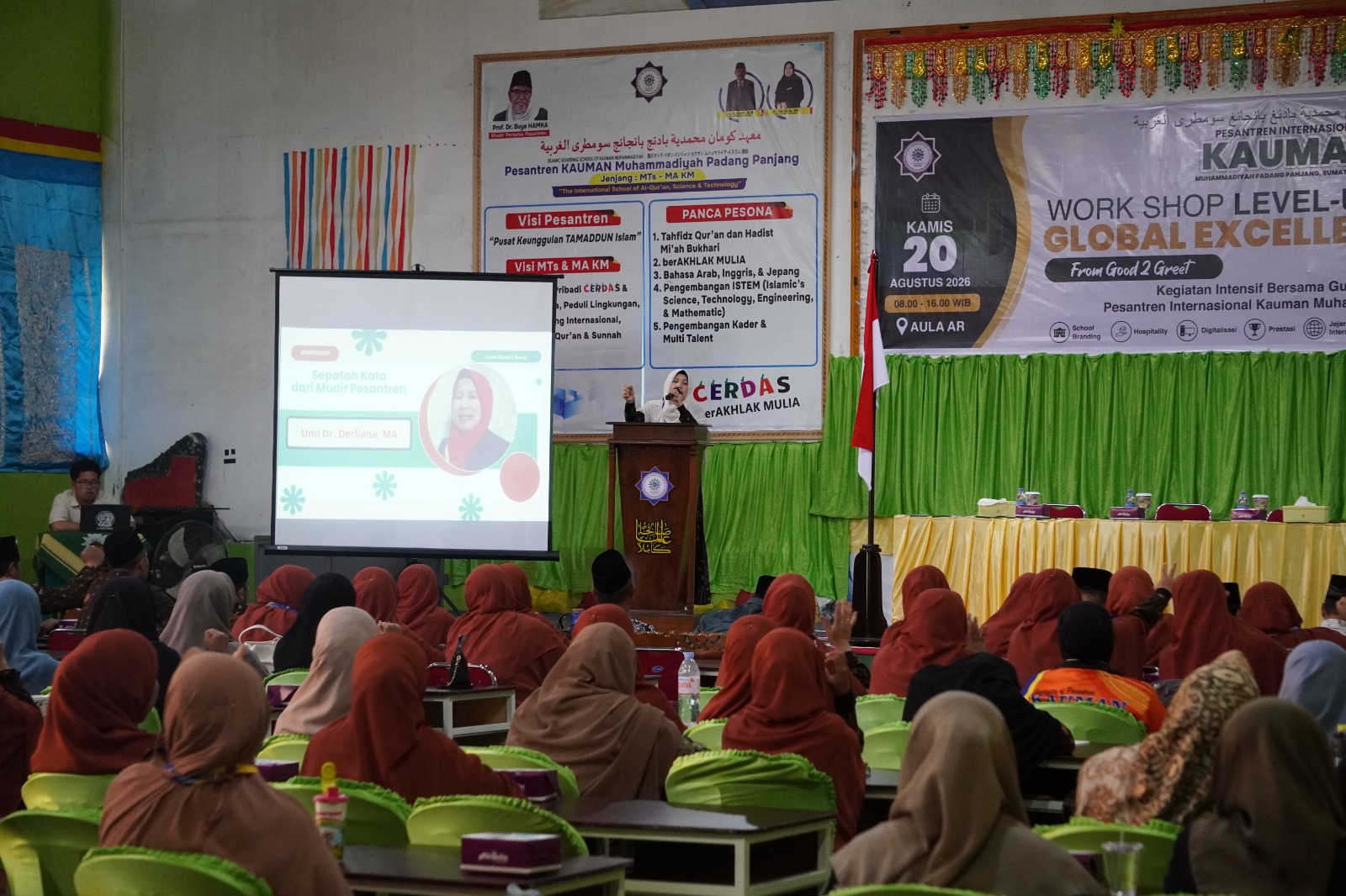 "Tak Cukup Sekadar Baik!" - Workshop Level Up to Global Excellence di Pesantren Kauman, Dr. Derliana: Kunci Santri Ada di Tangan Guru